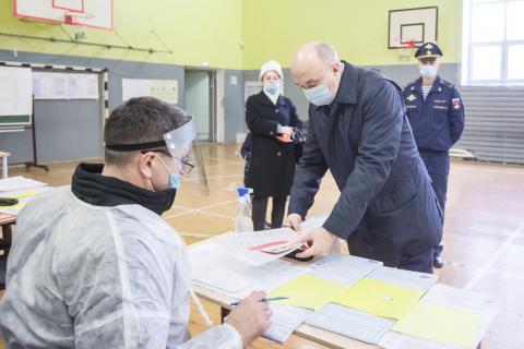 Ректор КФУ принял участие в голосовании на выборах в Госдуму РФ