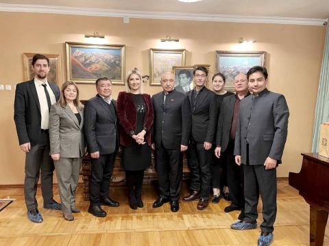 Ректор КФУ посетил дом-музей Чингиза Айтматова