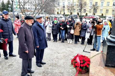 Церемония возложения цветов  к памятнику Н.И. Лобачевского прошла в КФУ