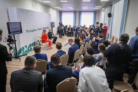 Рустам Минниханов встретился с молодыми учеными Татарстана