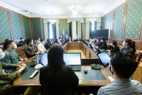 Дмитрий Таюрский: «Университет постарается оперативно решить проблемы иностранных студентов, возникшие в связи с событиями последних дней»