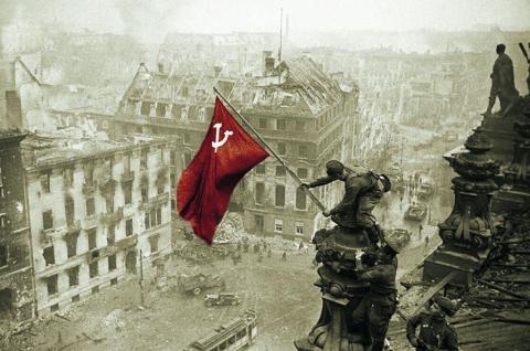 Аспирант КФУ рассказал о родственнике, водрузившем Знамя Победы над Рейхстагом
