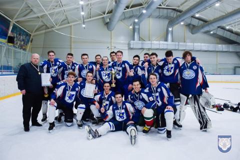Команда КФУ победила в чемпионате Студенческой хоккейной лиги РТ