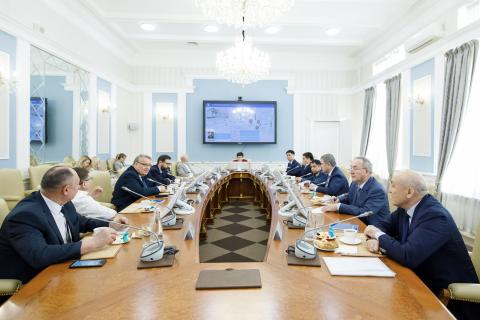 Дмитрий Таюрский встретился с руководством промышленной корпорации «Онтустик»