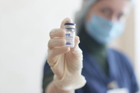 В КФУ сотрудники могут одномоментно привиться от COVID и гриппа 