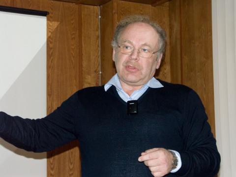 Профессор КФУ стал заслуженным деятелем науки РФ