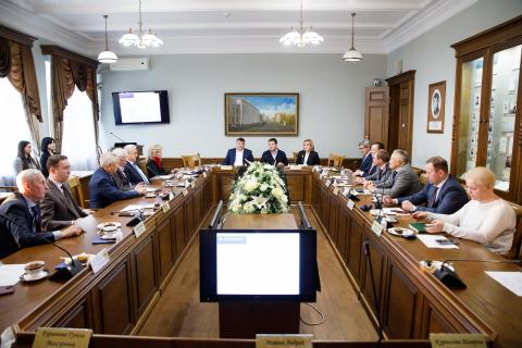 Ректор КФУ принял участие в заседании Попечительского совета Юридического факультета вуза