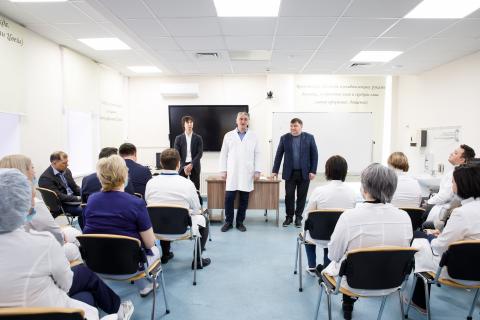 Ректор КФУ представил коллективу Научно-клинического центра прецизионной и регенеративной медицины нового главного врача