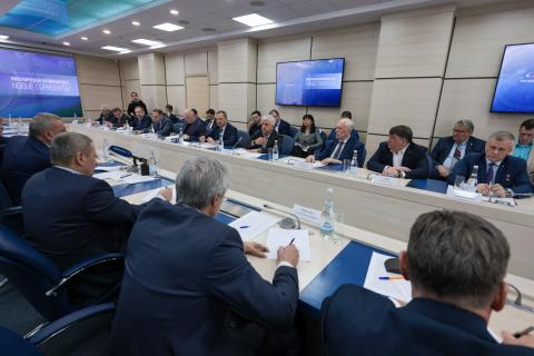 Ректор КФУ принял участие в рабочей сессии госкорпорации «Роскосмос»