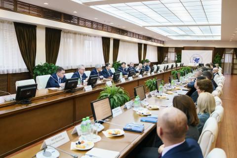 Ректор КФУ Ленар Сафин: «Взаимодействие вузов с предприятиями ОПК должно быть четким и эффективным»