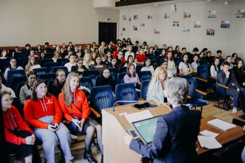 Студенты КФУ могут стать волонтерами KazanForum–2023