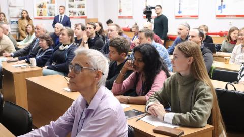 В Казанском университете открылась конференция «Палеомагнетизм и магнетизм горных пород»