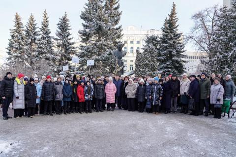 Ректор КФУ Ленар Сафин возложил цветы к памятнику Н.И. Лобачевского 