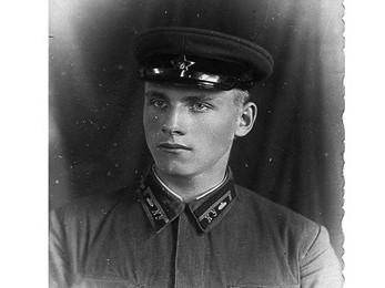 Научный полк: Иван Муравьев в 19 лет командовал танковой ротой