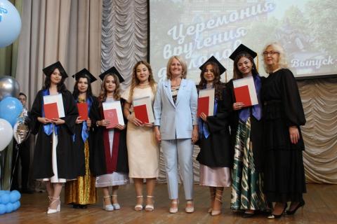 В Елабужском институте КФУ вручили дипломы иностранным выпускникам