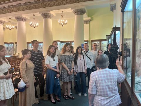 Казанский федеральный университет посетили школьники из Лисичанска 