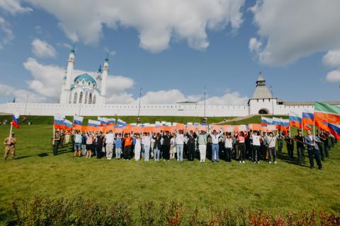 «Живой триколор»: студенты КФУ приняли участие во всероссийском флэшмобе 