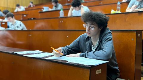 В Институте физики завершился сезон пробных экзаменов для школьников