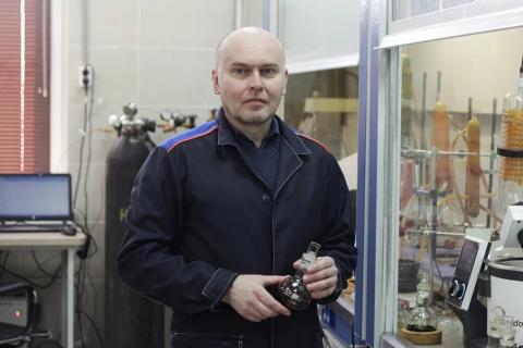 В КФУ создали катализатор на основе солей слабых кислот для упрощения добычи высоковязкой нефти