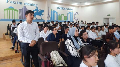 В Джизаке представители КФУ провели методический семинар для учителей и школьников