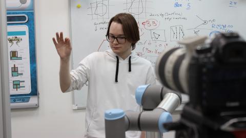 Управление роботом «по щелчку пальцев» придумали в КФУ