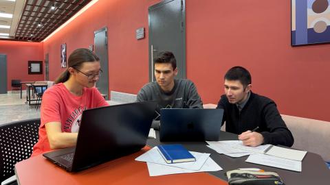 Команда Казанского университета заняла первое место в хакатоне от hh.ru