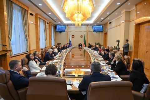 Ректор КФУ Ленар Сафин: «Мы не просто выполняем программу, мы формируем новую модель вузов как конвейер инноваций полного цикла»