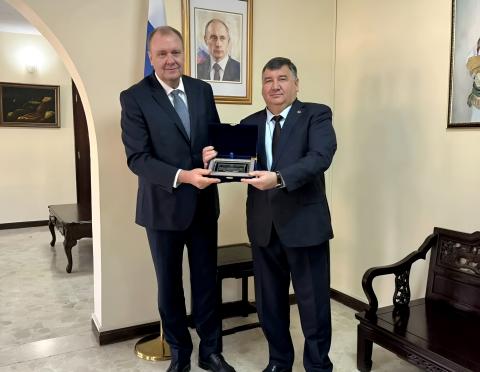 Ректор КФУ встретился с Чрезвычайным и Полномочным Послом РФ в Омане