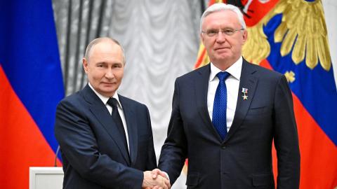 Владимир Путин присвоил звание Героя труда гендиректору «КАМАЗа», выпускнику университета Сергею Когогину