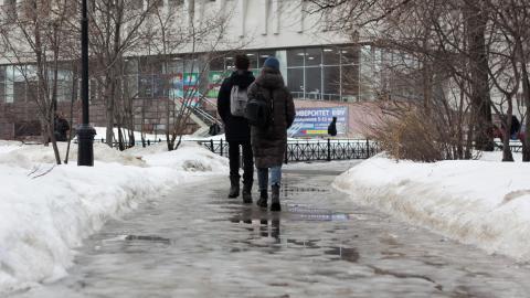 Лед под ногами: в КФУ напомнили, как правильно ходить в гололед 