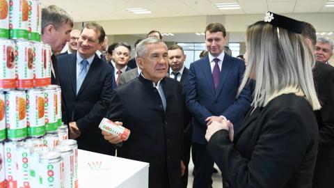 Студенты КФУ презентовали свои стартапы Рустаму Минниханову