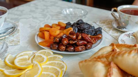 В КФУ объяснили, почему ифтар и сухур принято начинать с фиников