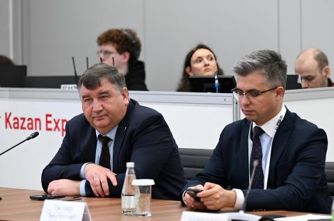 Ректор КФУ принял участие в XX Российском венчурном форуме