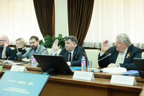 Ректор КФУ провел очередное заседание Ученого совета