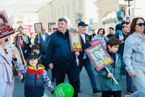 Ректор КФУ прошёл в ряду Бессмертного полка