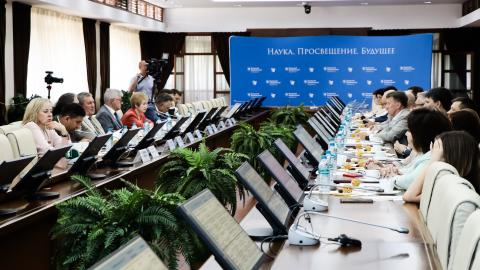 Заседание Комитета Госсовета РТ по образованию, культуре, науке и национальным вопросам состоялось в Казанском федеральном