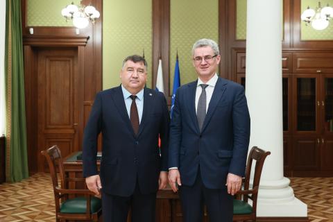 Ректор КФУ Ленар Сафин встретился с Чрезвычайным и Полномочным Послом РФ в Египте Артуром Люкмановым
