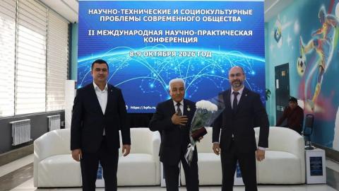 Преподаватели филиала КФУ удостоены награды «Отличник высшего образования» Узбекистана