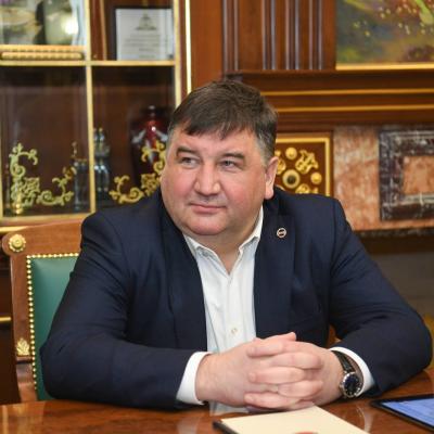 Поздравление ректора КФУ Ленара Сафина с Днем защитника Отечества