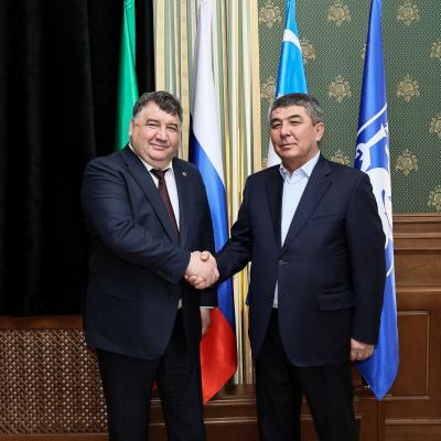 Ректор КФУ Ленар Сафин встретился с хокимом Джизакской области Улугбеком Мустафоевым