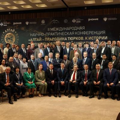 Ректор КФУ находится с рабочим визитом в Горно-Алтайске