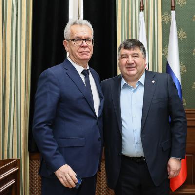 Ректор КФУ представил коллективу и.о. директора Института физики
