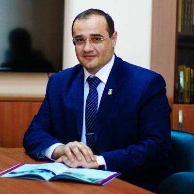 Ректор КФУ представил коллективу Набережночелнинского института нового директора