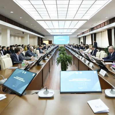 Ректор КФУ провел заседание Ученого совета