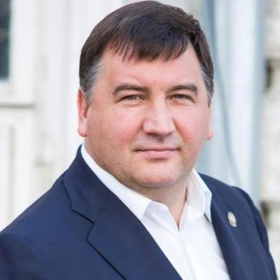 Поздравление ректора КФУ Ленара Сафина с Днём учителя